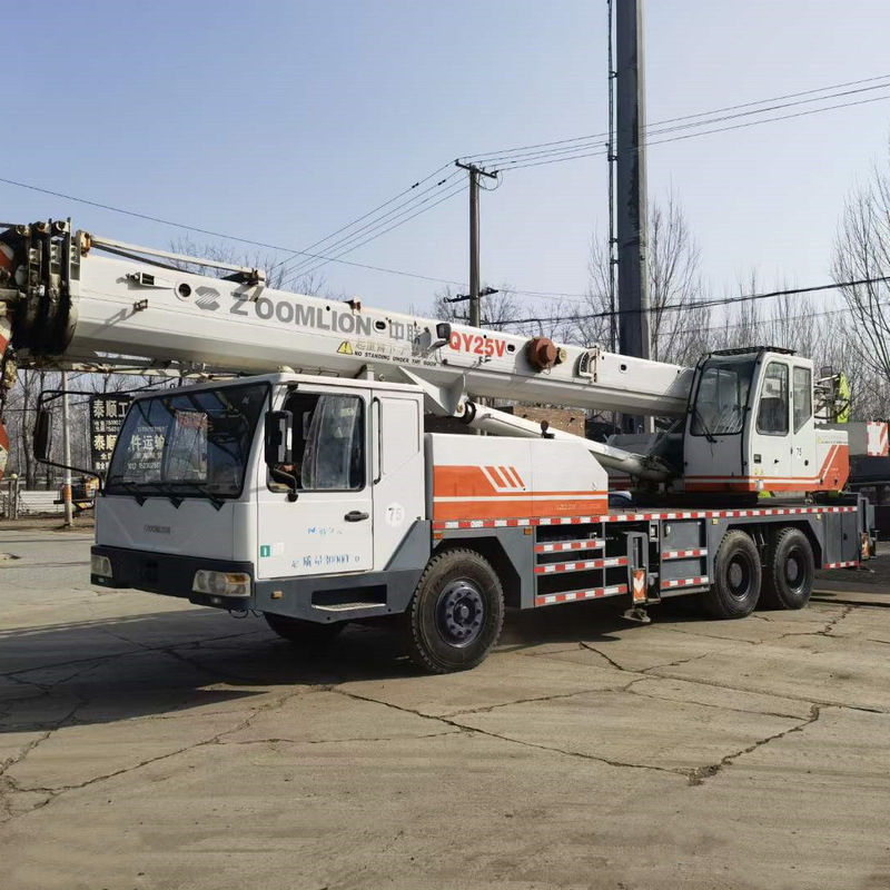 25-50 Tonnen All-Terrain-Krane 6x4 Gebrauchtmaschinen Mobilfahrzeug-Kran Hydraulikventil