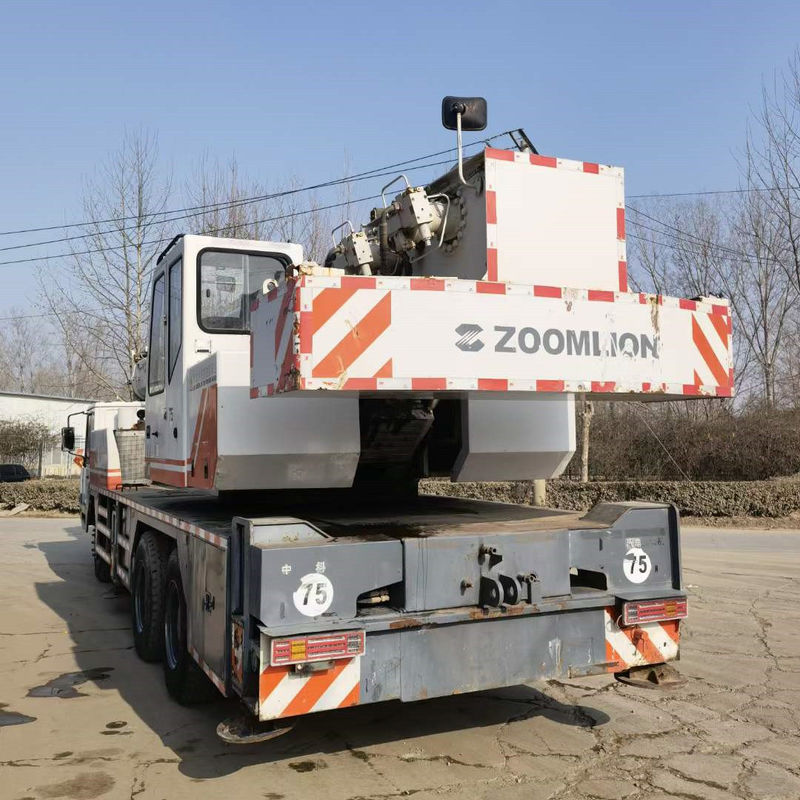 25-50 Tonnen All-Terrain-Krane 6x4 Gebrauchtmaschinen Mobilfahrzeug-Kran Hydraulikventil