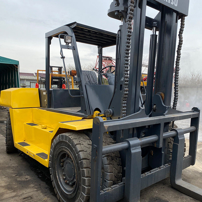 Gebrauchtes Komatsu Diesel Gabelstapler für Container 12-16 Tonnen Gabellänge 1070 mm Gabelbreite 150 mm