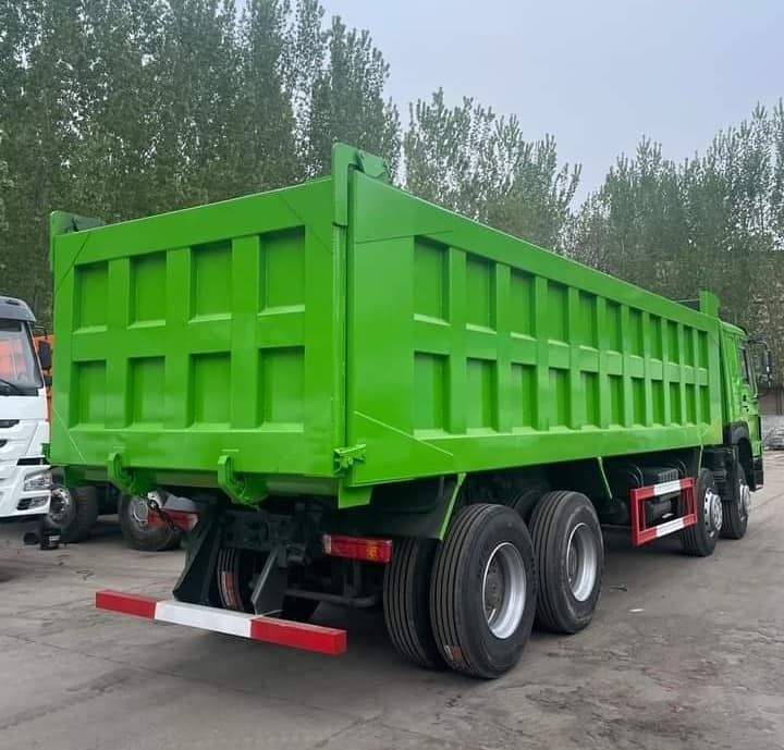 371 PS/336 PS/420 PS Gebraucht Howo-Dump Truck 8x4 Tipper Truck mit Handgetriebe