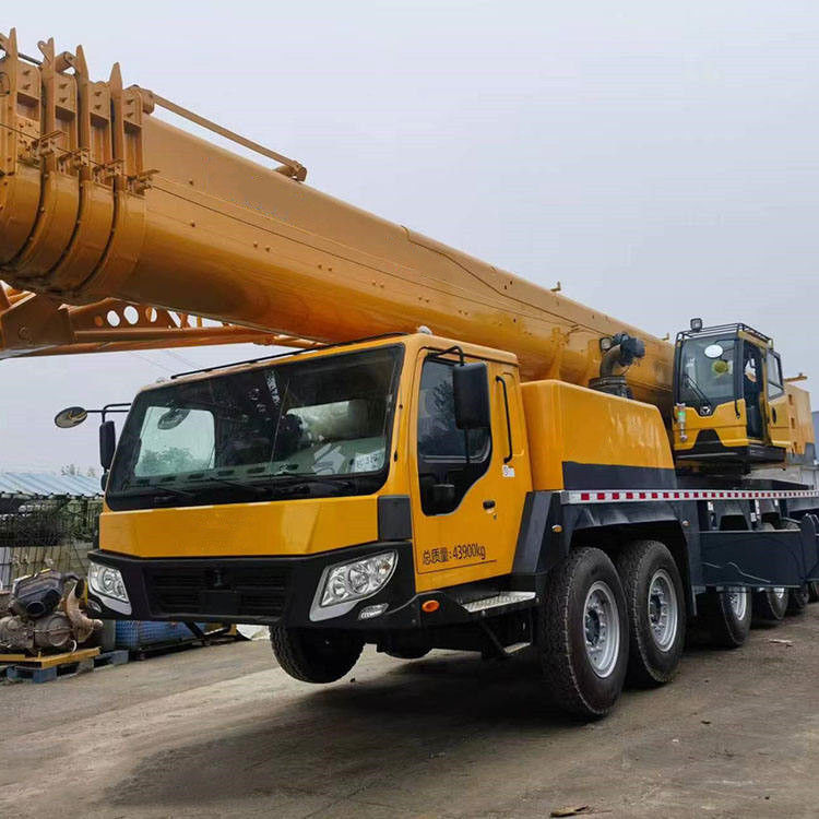 Gebrauchtes QY100 100 Tonnen Teleskop-Lkw-Kran 58000 kg Gewicht 2001-4000 Arbeitsstunden