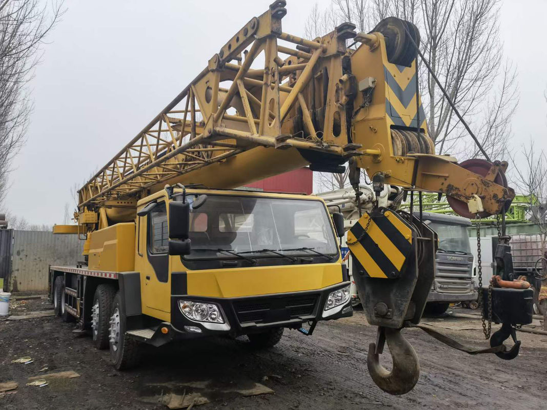 Chinesischer 25-Tonnen-Lkw-Kran für die Architekturindustrie Max.