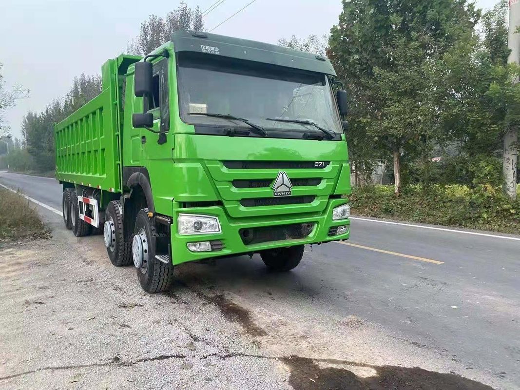Gebrauchtes Müllwagen 371 PS 35 Tonnen 8*4 Kipper-Truck für Schwerbau SINOTRUK Chassis