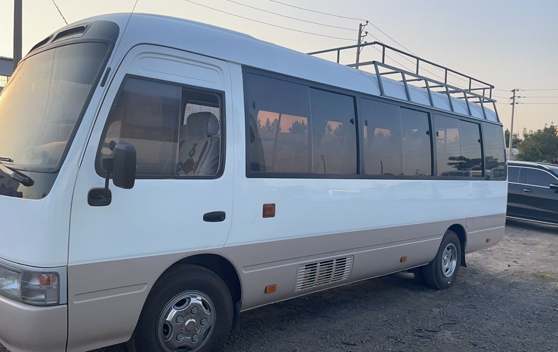 Gebrauchtes Toyota Coaster Bus Luxus Linkslenker Antrieb Diesel Kraftstoff Maximalleistung 113/5200 kW