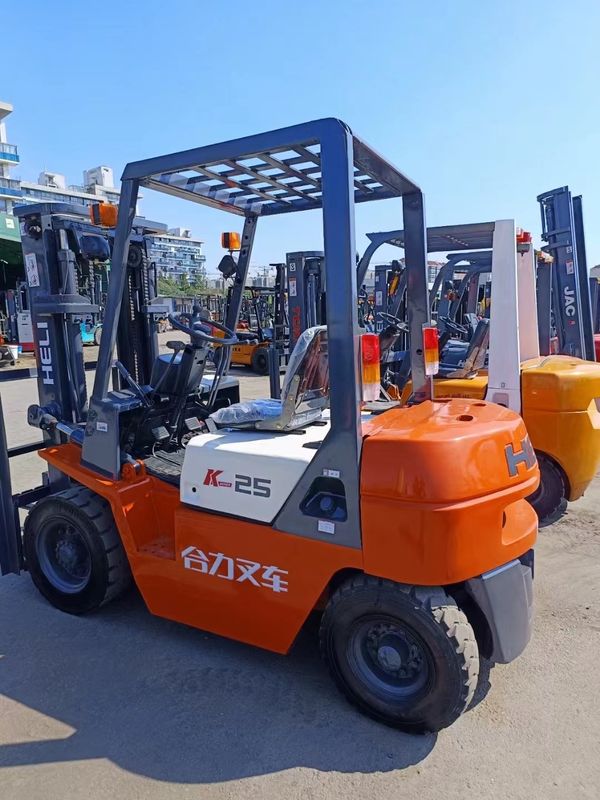 Sauberer und leistungsfähiger 2,5-Tonnen-Diesel-Forklift für den Güterverkehr auf Landwirtschaftsbetrieben