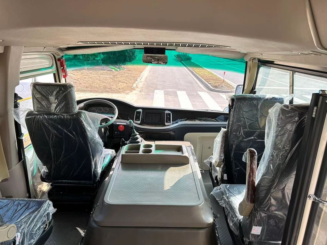 16-Sitzer-Left-Hand-Drive-Mini-Bus-Ven mit Handgetriebe und 4L-Motorkapazität