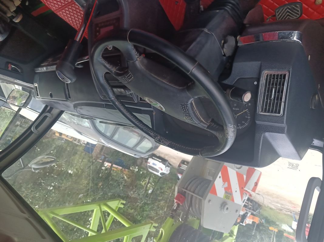 Gebrauchtes Lkw-Kran mit einem Mindestdrehbereich von 10,5 m Zoomlion-Kran 30 Tonnen 35 Tonnen