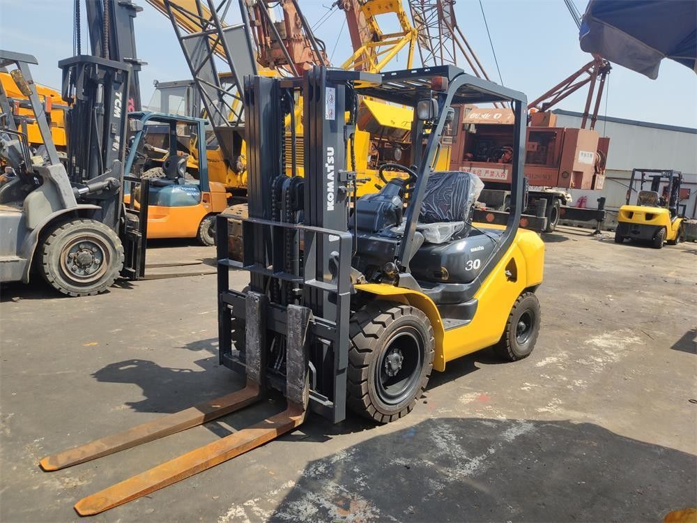 3 Tonnen Diesel-FD30 automatische Gebraucht-Komatsu-Forklift mit 48 KW Motorleistung