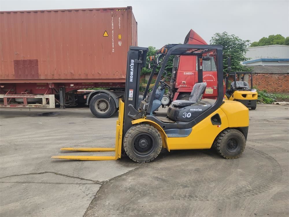 3 Tonnen Diesel-FD30 automatische Gebraucht-Komatsu-Forklift mit 48 KW Motorleistung