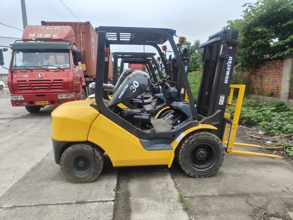 3 Tonnen Diesel-FD30 automatische Gebraucht-Komatsu-Forklift mit 48 KW Motorleistung
