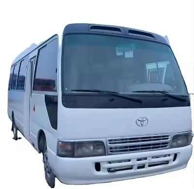 Erschwinglicher Linkslenker Toyota Coaster Bus mit 9.00R20 Reifen und 113/5200 Max Power