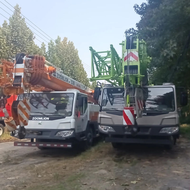 Gebrauchtes Maschinenkranichtyp Teleskop-Rechteckkranichtyp 50 Tonnen 55 Tonnen Zoomlion-Lkw-Kran