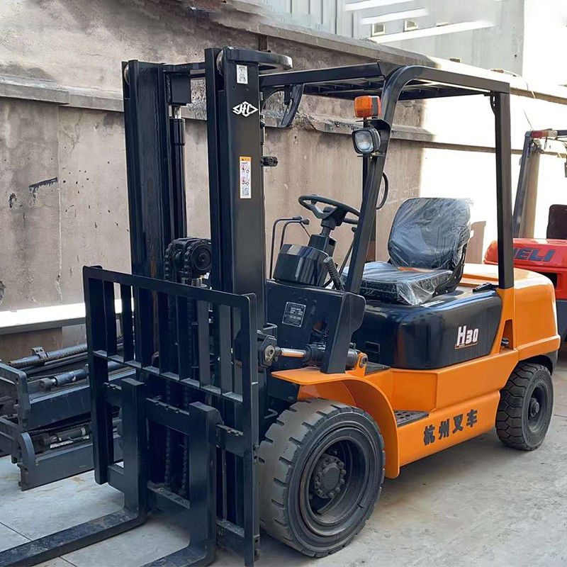 Betriebszustand 3 Tonnen CPC3-LG6 Gabelstapler nach dem Betrieb und Dieselmotor-Stromquelle