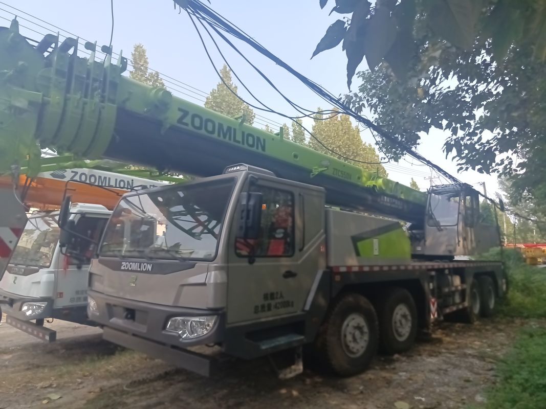 Gebrauchtes Maschinenkranichtyp Teleskop-Rechteckkranichtyp 50 Tonnen 55 Tonnen Zoomlion-Lkw-Kran
