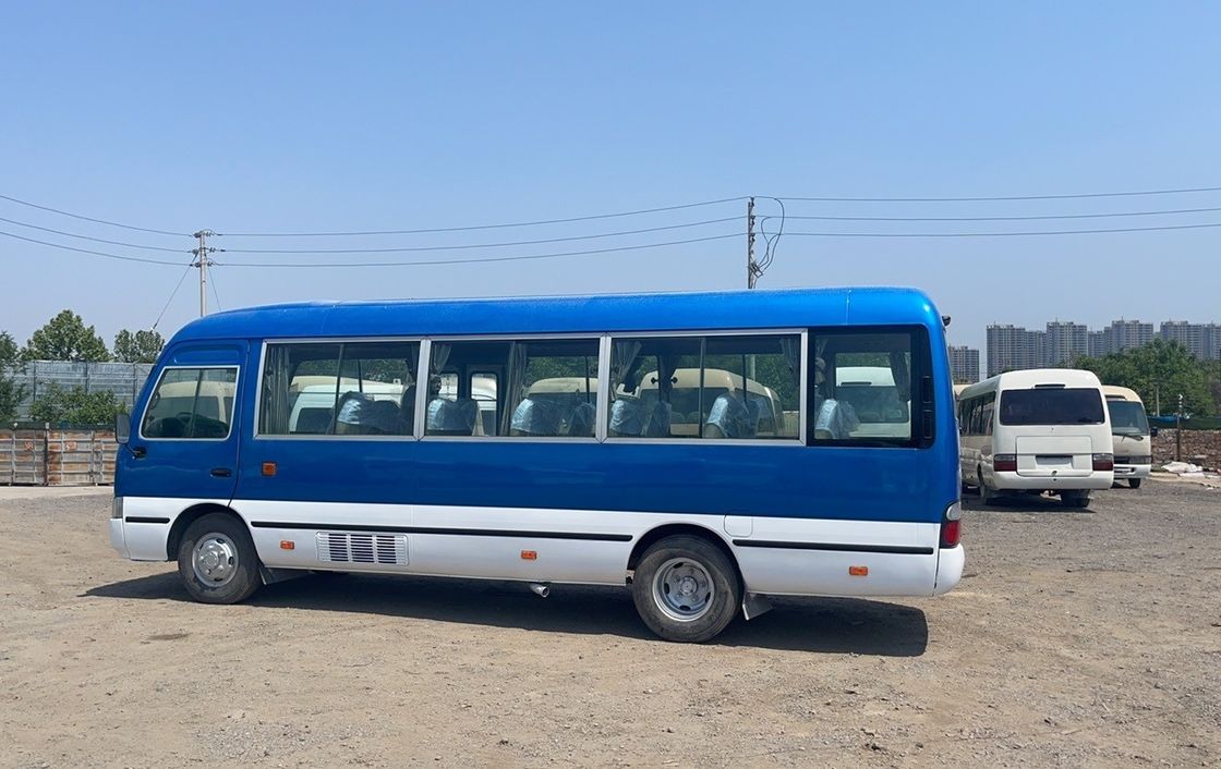 7005*2040*2785mm Komfortabler Stil Gebraucht Toyota Coaster 30-Sitzer Bus mit Dieselmotor