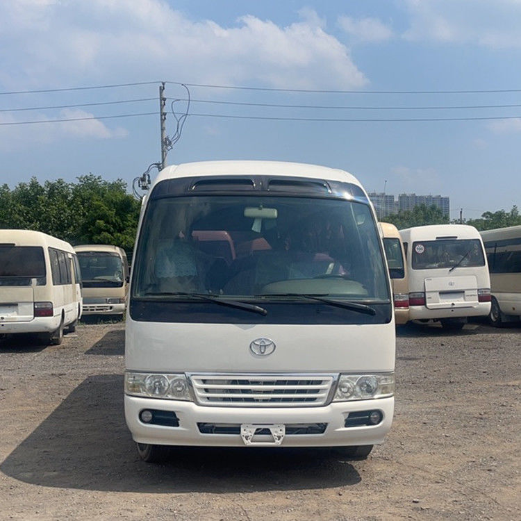 Linksfahrer Toyota Coaster Bus 26 Sitzplätze und 30 Sitzplätze Minibus mit Motorkapazität 4L