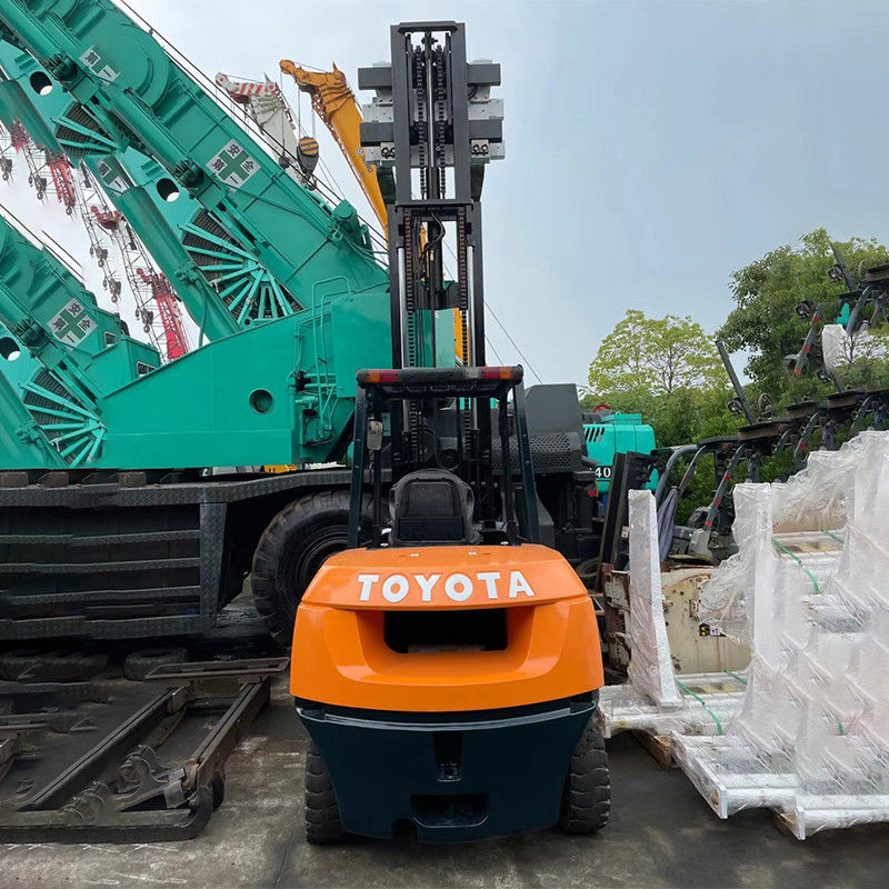 3.5t Gebraucht-Bergbau-Gabelstapler mit Vierradantrieb Toyo Ta Diesel-Gabelstapler mit 150m Gabelbreite