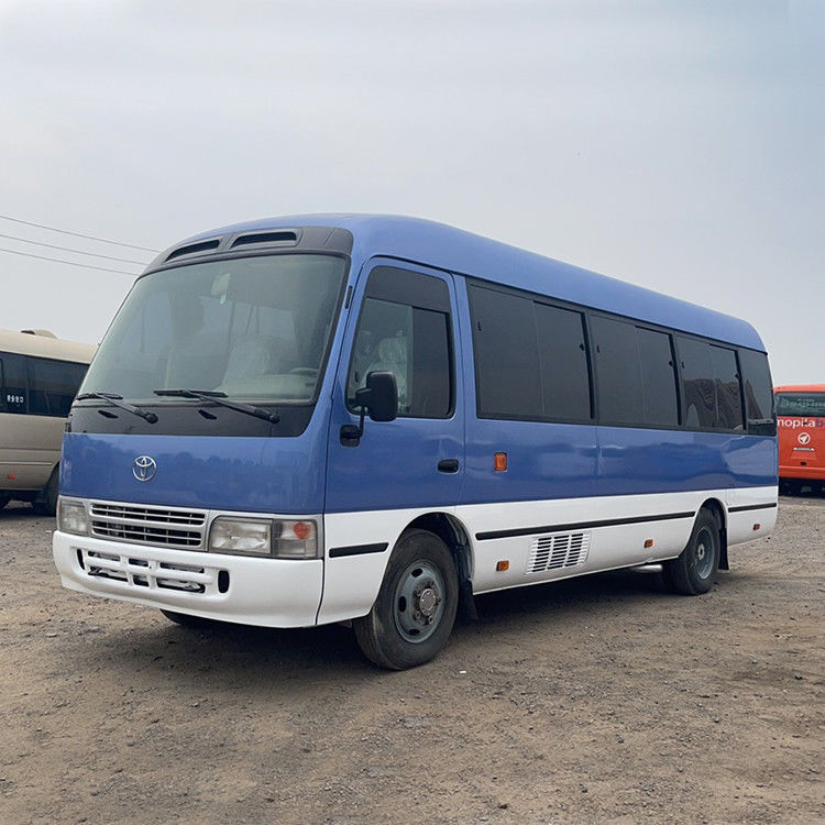 Kundenanforderung Kaufen Sie einen gebrauchten Toyota Coaster Bus mit 30 Sitzplätzen und Linkslenker
