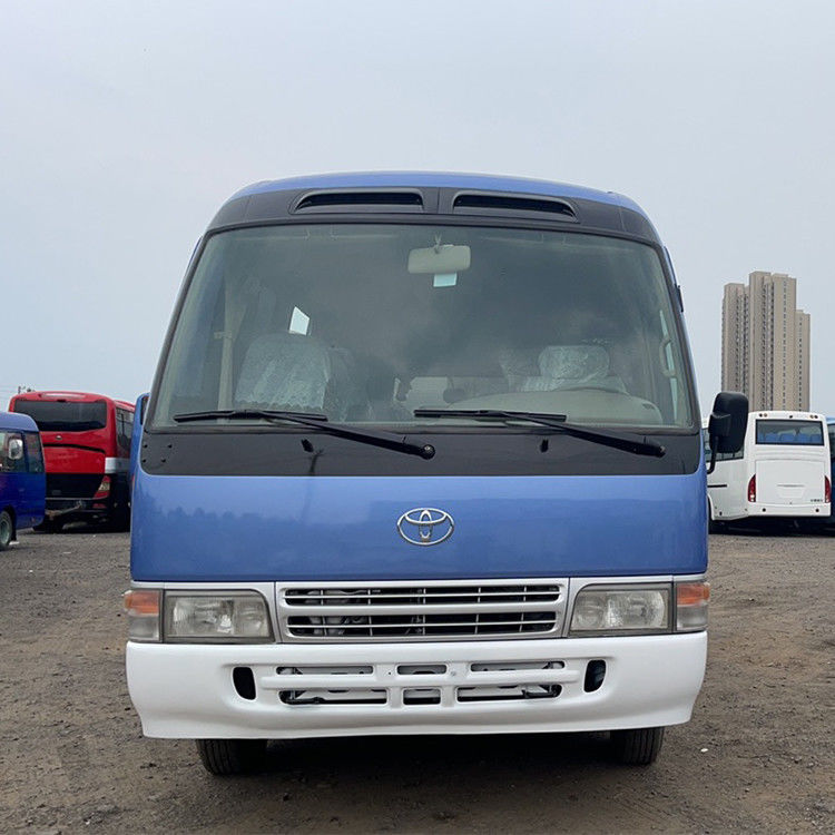 Kundenanforderung Kaufen Sie einen gebrauchten Toyota Coaster Bus mit 30 Sitzplätzen und Linkslenker