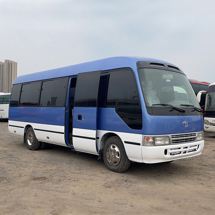 Kundenanforderung Kaufen Sie einen gebrauchten Toyota Coaster Bus mit 30 Sitzplätzen und Linkslenker