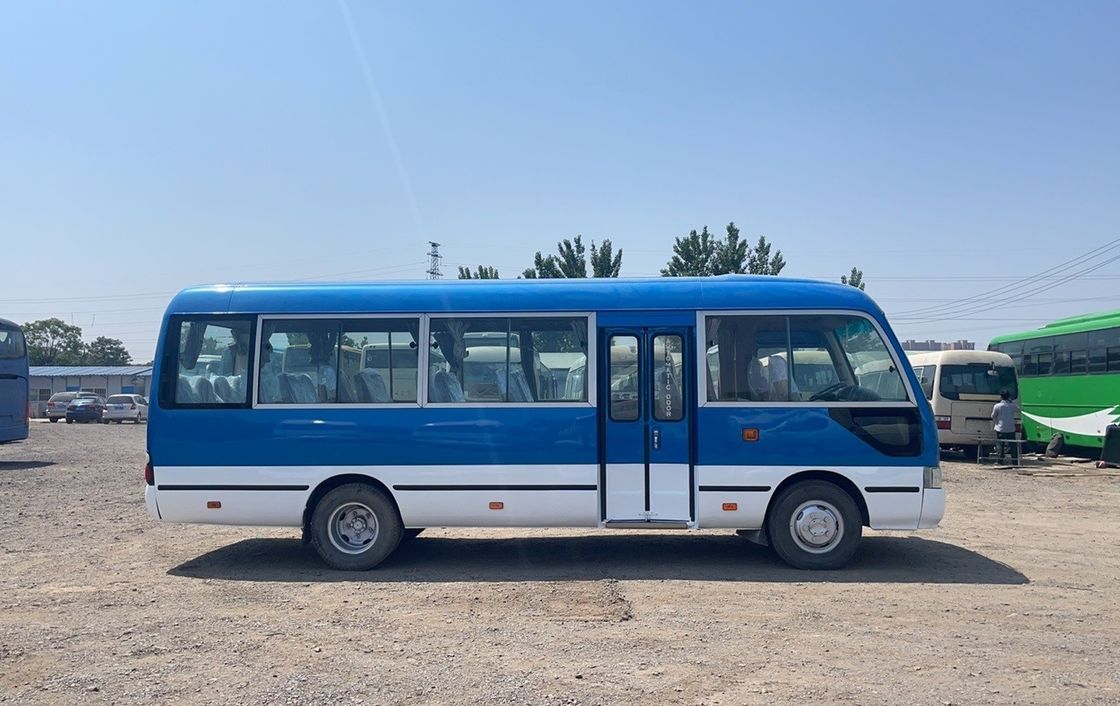 Gebraucht Toyota Coaster Bus Diesel 30 Sitzplätze für Kundenbedarf und Zufriedenheit