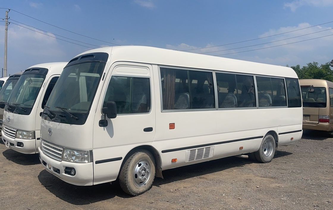 7m 30 Sitz Toyo Ta Coaster Bus Motor Kapazität 4L Gesamtmaße mm 7725x2000x2600