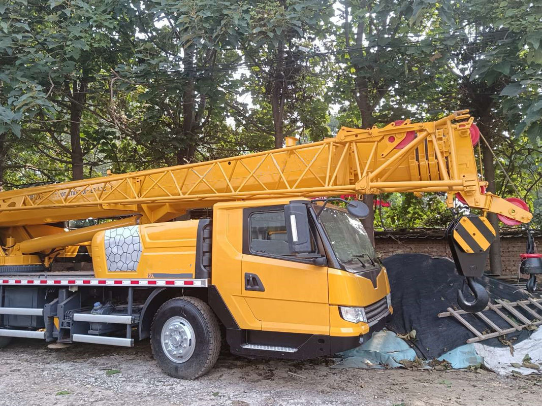 25 Tonnen schwerer mobiler Kranwagen QY25 mit 2001-4000 Arbeitsstunden und maximaler Höhe von 39,21 m