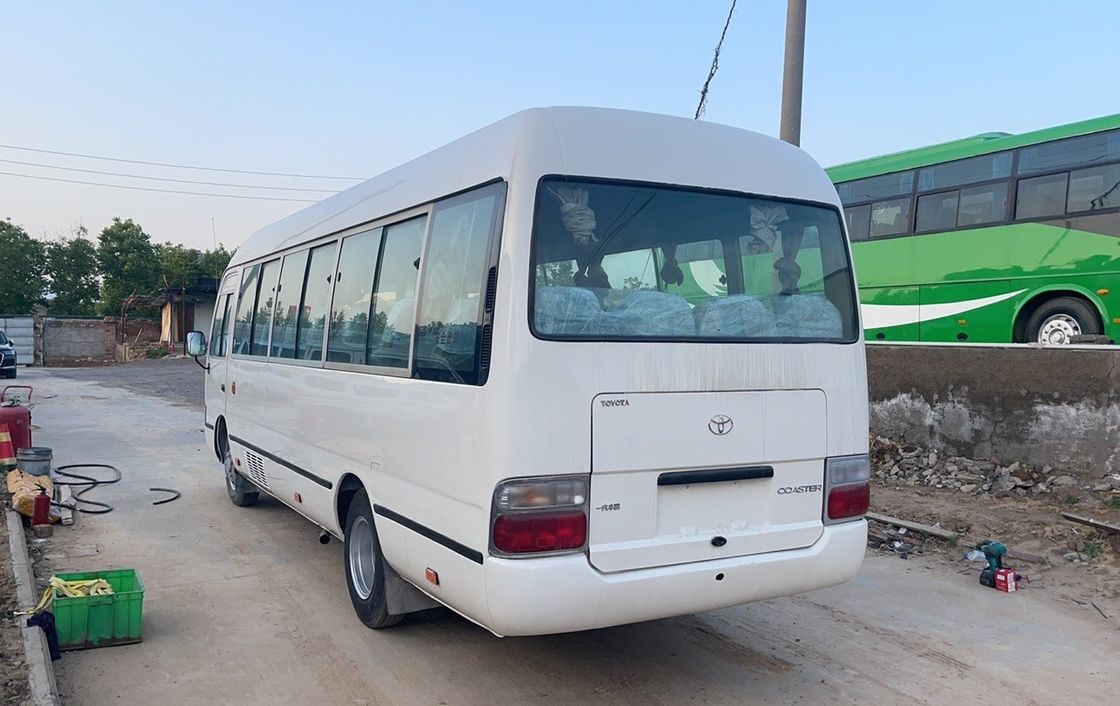 Gebrauchtes Toyota 30-Sitzer Bus mit Doppelkreislauf-Luftbremse in ausgezeichnetem Zustand