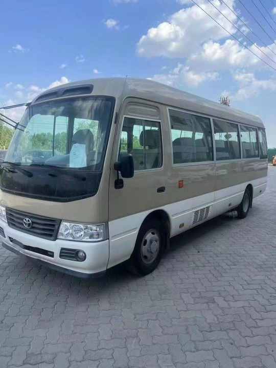 Euro 3 Emissionsstandard Diesel Fuel Toyota Achterbahnbus mit gebrauchten 30 Sitzplätzen 25 Sitzplätzen