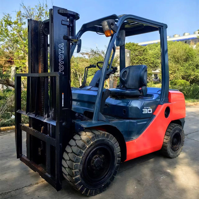3 Tonnen Japan Gebrauchtes Toyota Gabelstapler 3 Tonnen Toyota Gabelstapler Vierradantrieb Dieselantrieb