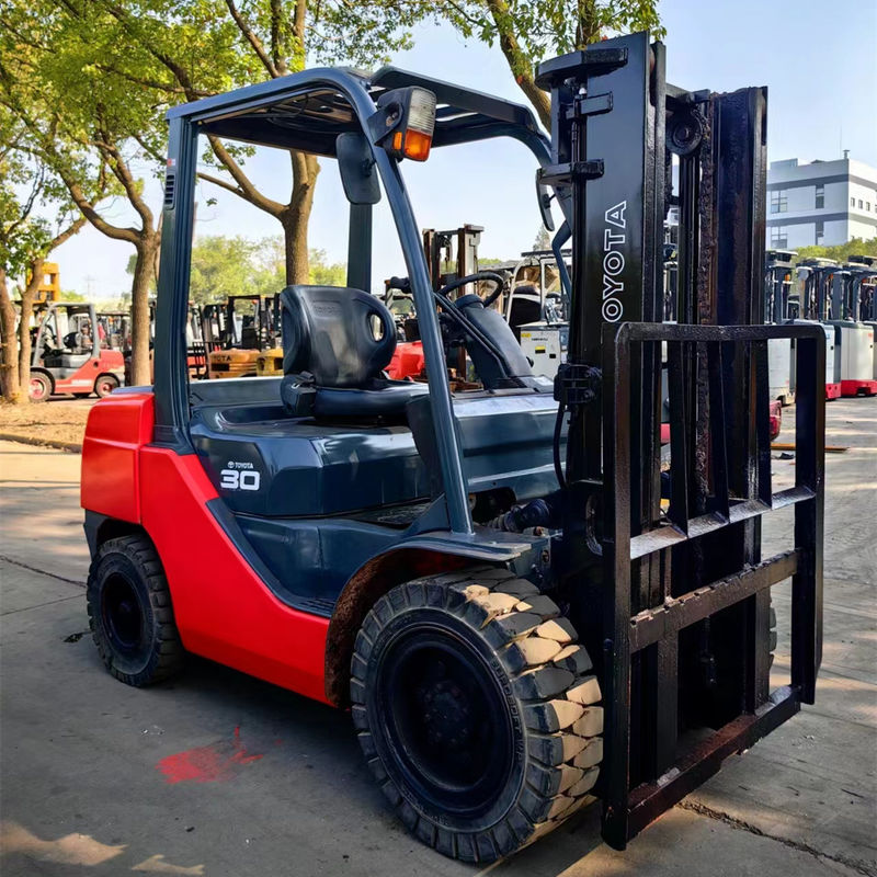 Gebrauchtes Toyota-Forklift FD30 3 Tonnen Diesel-Forklift mit Originalfarbe