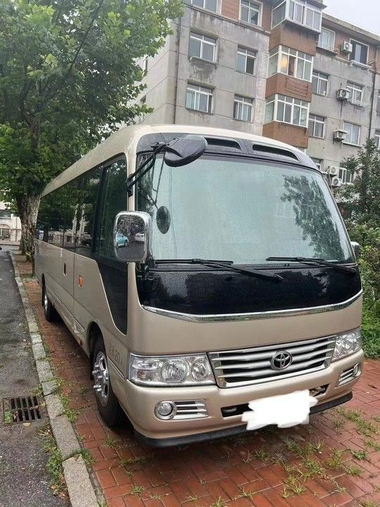 Luxusbus für Touristen Euro 3 Emissionsstandard 2020 Toyota Coaster 30-Sitzer Touristenbus
