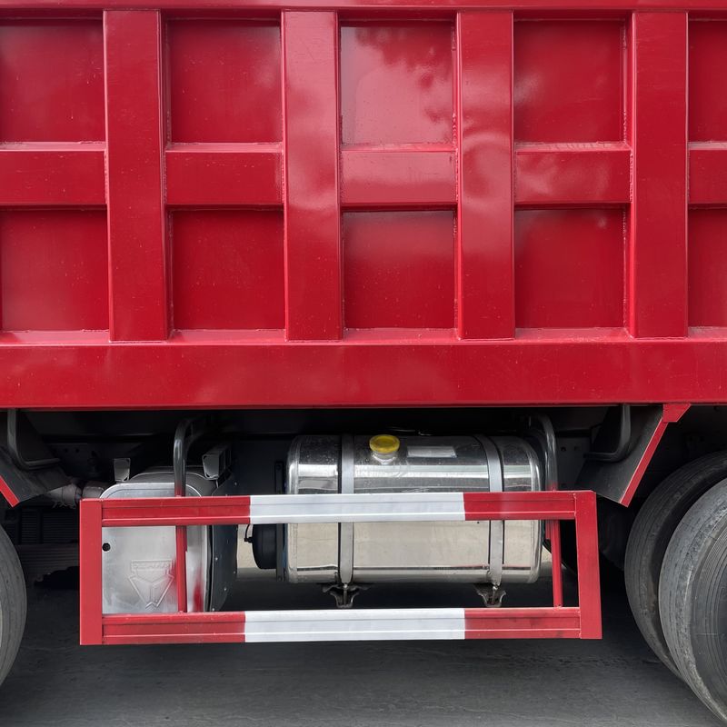 Maximaldrehmoment 1500-2000Nm SINO TRUCK verwendet HOWO 8*4 Schwerlast-Dump Truck Tipper Dumper