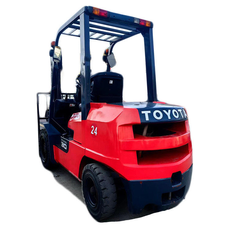 3 Tonnen Diesel-Forklift Gebraucht Toyota-Forklift mit guten Preisen und in 8F30-Typ