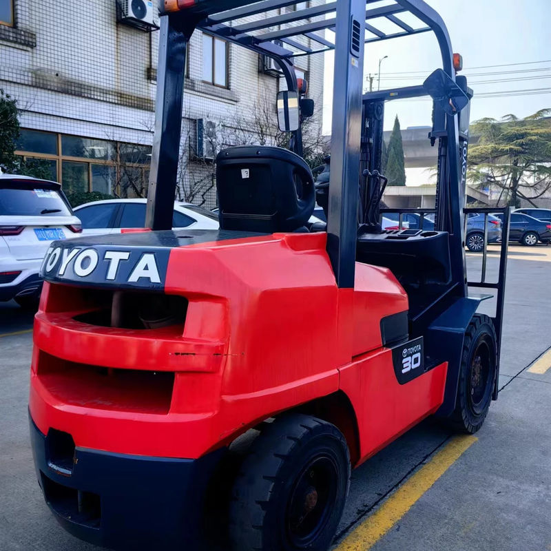 3 Tonnen Diesel Toyota Gabelstapler Min. Hebhöhe 3 m Gewicht KG 3000 kg Einfach zu bedienen