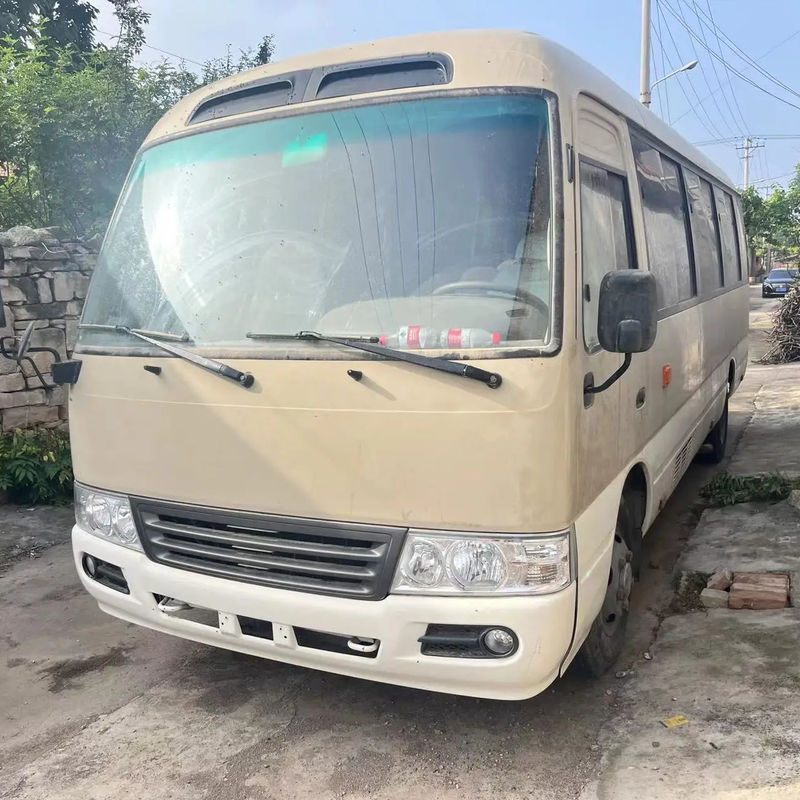 Erschwinglicher Toyota Coaster 30-Sitzer-Bus verblieben Gebrauchtmodell 2020 mit Motorkapazität 4L