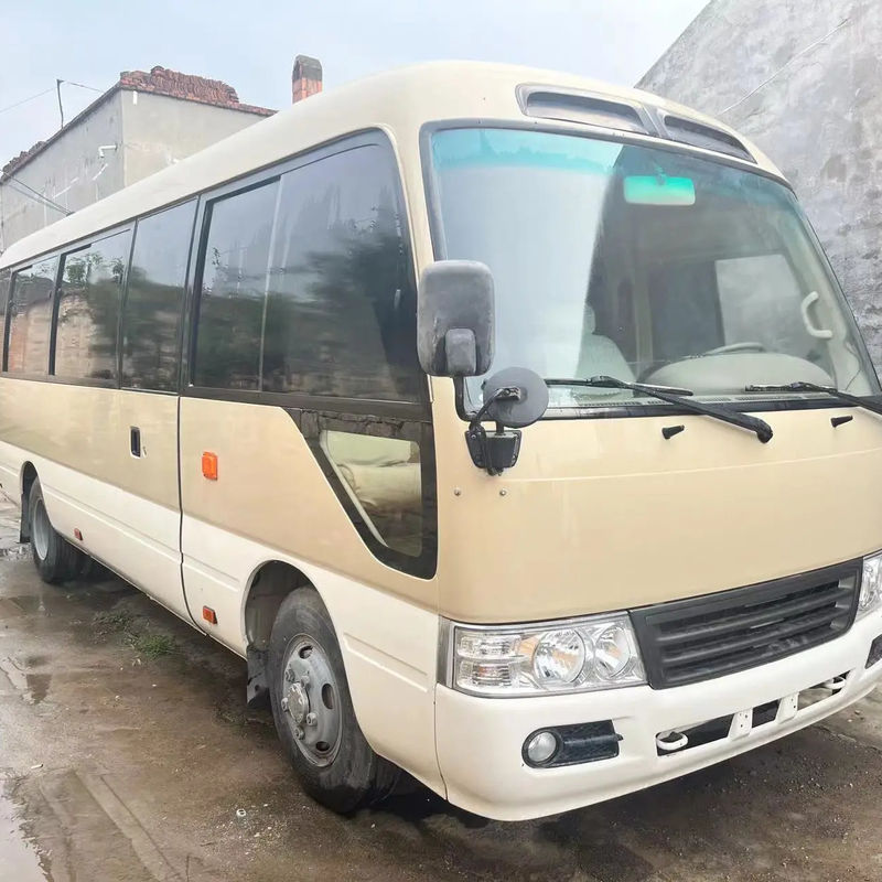 30 Sitze Toyota Coaster Busse mit renoviertem Motor 4L Diesel zu erschwinglichen Preisen