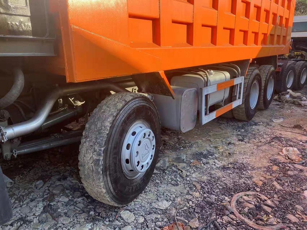 16 Reifennummer LHD SINO Gebraucht-Dump Truck HOWO 8X4 Schwerlast-Tipper Truck mit HW Getriebe