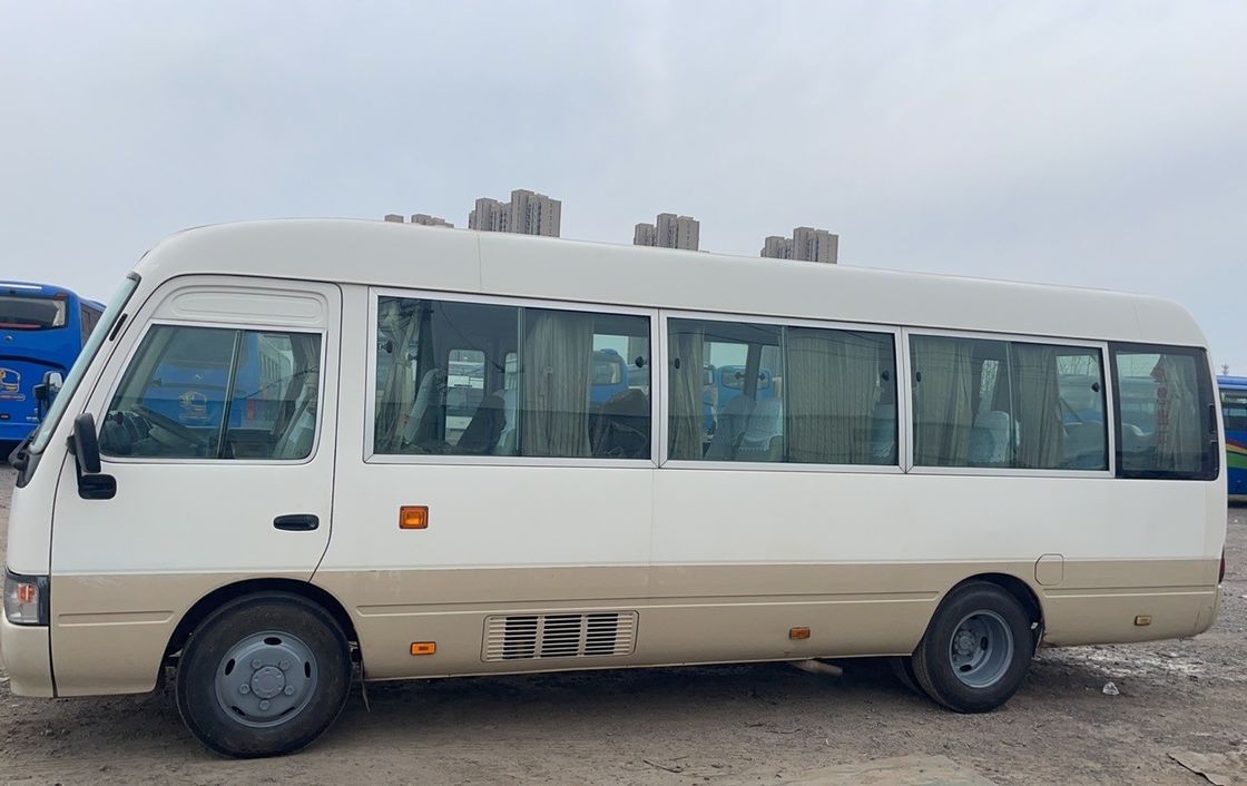 Gebrauchtes Toyota Bus 30 Sitzplätze Passagierbus Zweithand Van Coaster Transportation