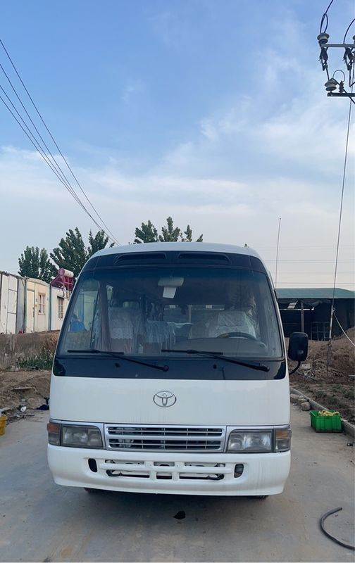 Gebrauchtbus für den afrikanischen Markt Verkauf von 25 Sitzern Gebrauchtbus Toyota Coaster 30 Sitzplätze