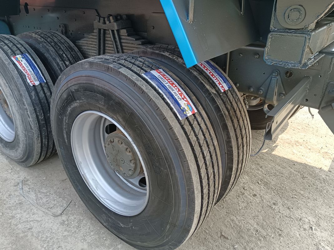 SINO TRUCK 12 Räder HOWO LHD 6*4 Schwerlast-Dump-Truck für Schwerlastanwendungen