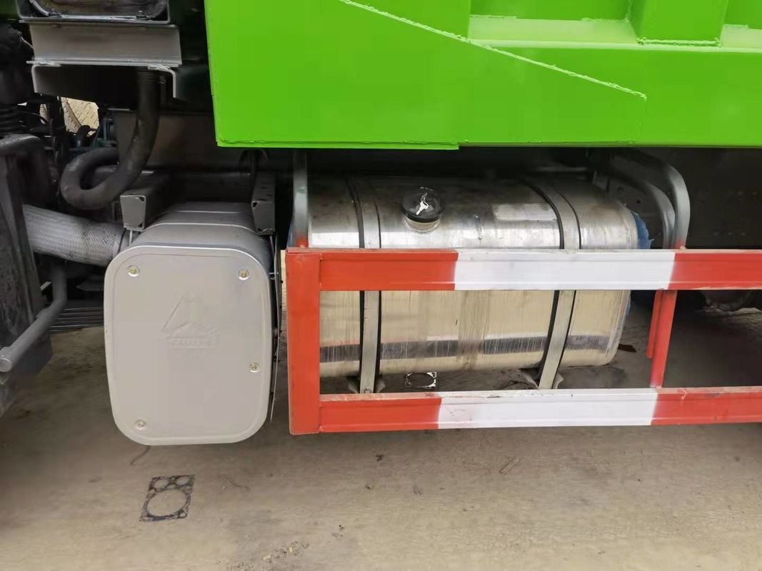 LHD SINO TRUCK HOWO 371HP 6x4 Gebrauchtes schweres Trägerfahrzeug für 2 Personen