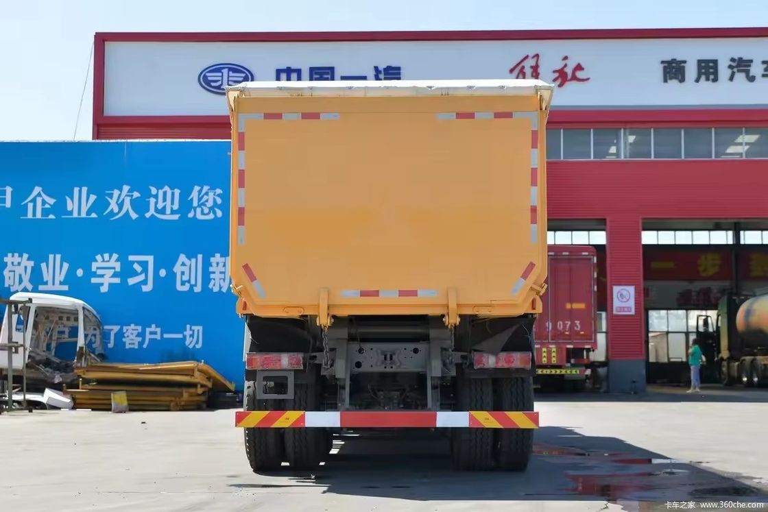 SINOTRUCK 400HP 8*4 Schwerlast-Dump Truck mit 2 Passagieren und 360° Rückkamera