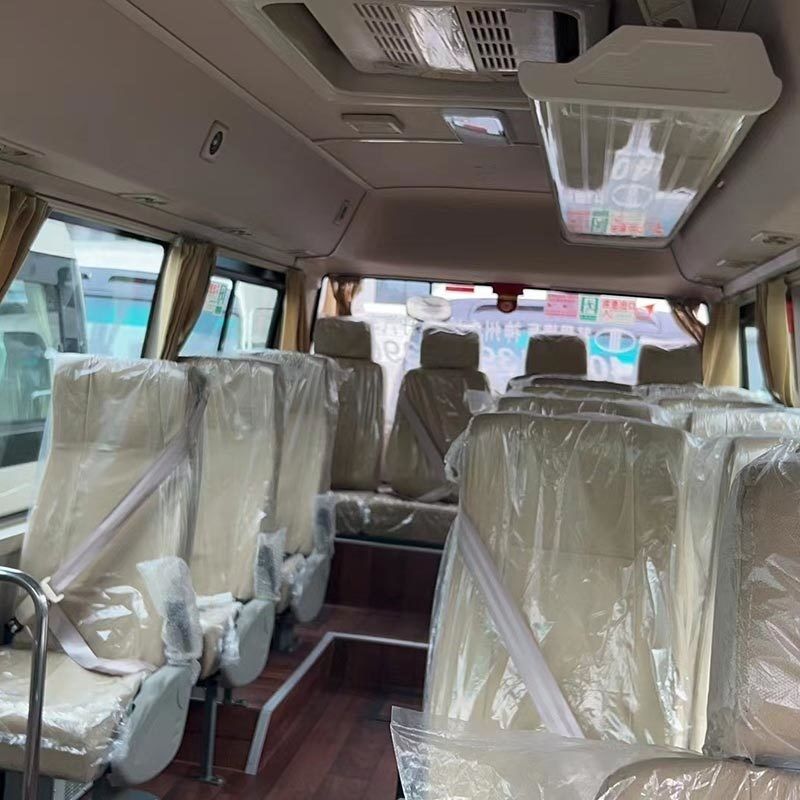 Maximalgeschwindigkeit 100 km/h Toyota Coaster Bus 20-23 Sitzplätze mit Gebrauchtbenzinmotor
