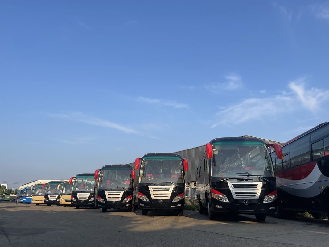 2024 Gebraucht Yutong Bus Luxus 2 2 Layout Passagierbusse mit 54 Sitzplätzen und Dieselbrennstofftyp