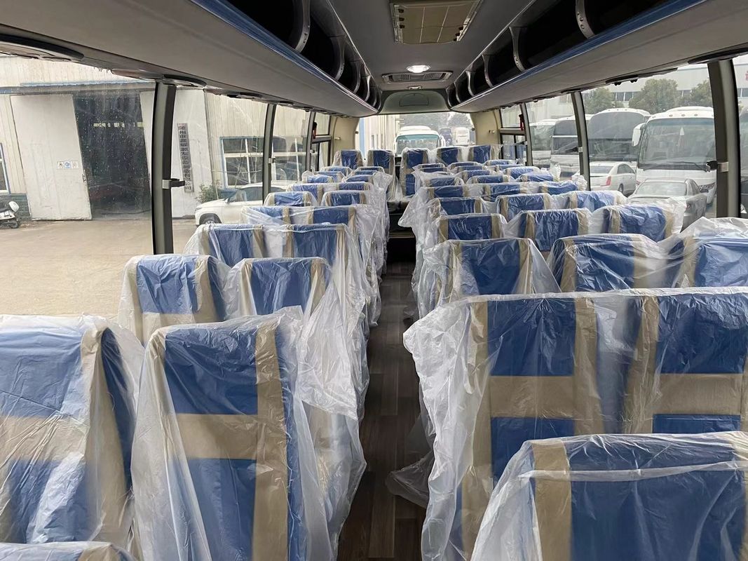 2024 Gebraucht Yutong Bus Luxus 2 2 Layout Passagierbusse mit 54 Sitzplätzen und Dieselbrennstofftyp