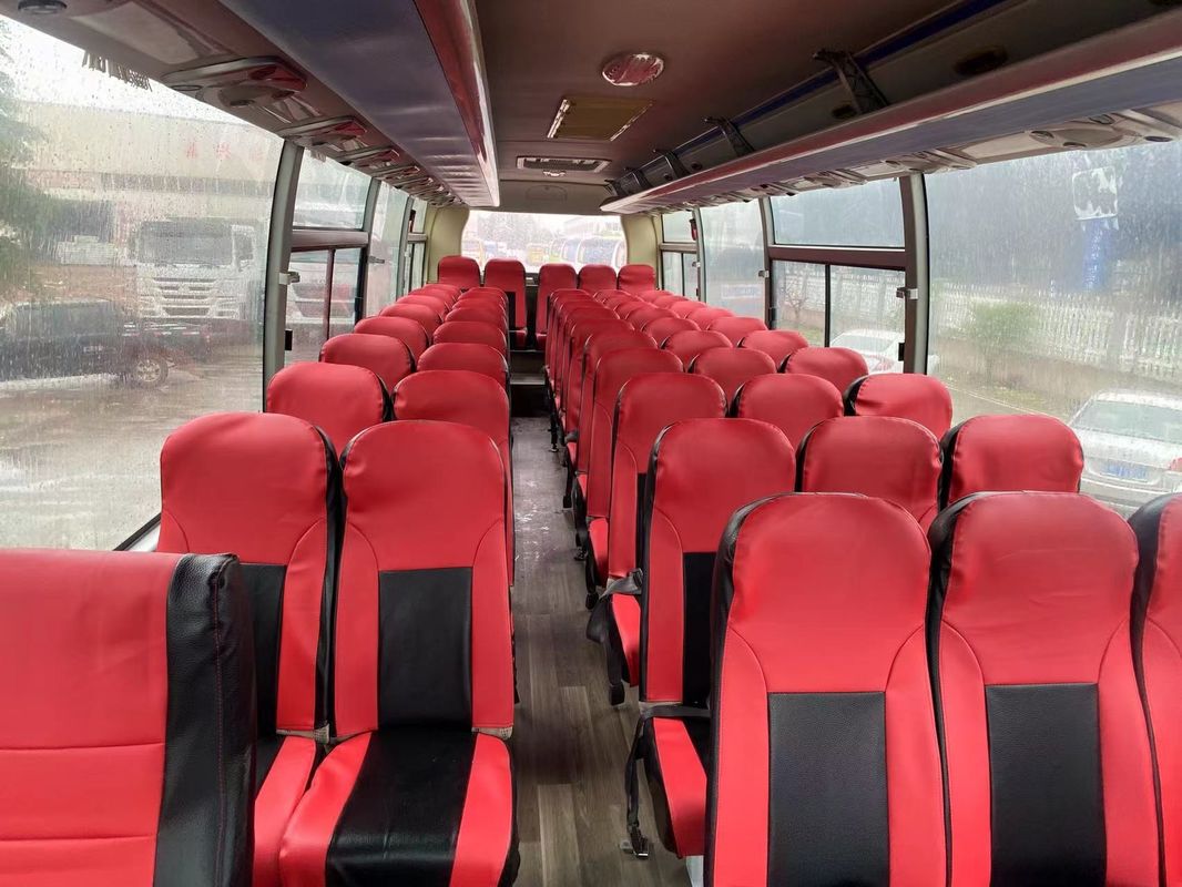 2024 Gebraucht Yutong Bus Luxus 2 2 Layout Passagierbusse mit 54 Sitzplätzen und Dieselbrennstofftyp