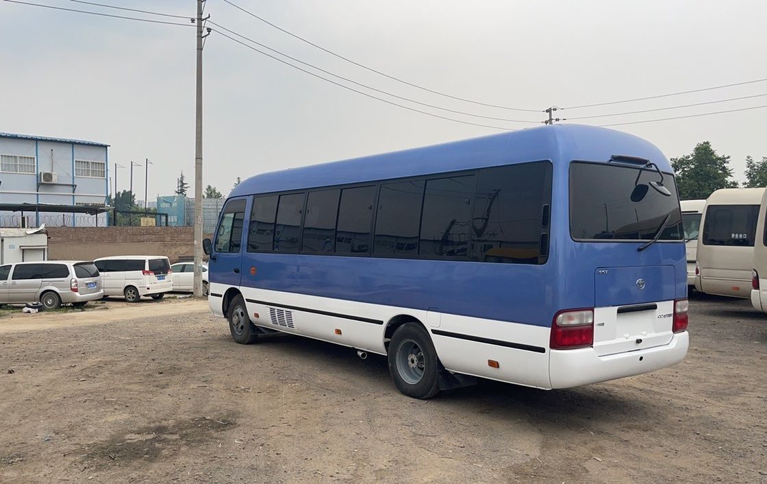 Gebrauchtes Original Toyota Coaster Bus LHD 30 Sitzplätze Motorkapazität 4L Sitzplätze 16 30