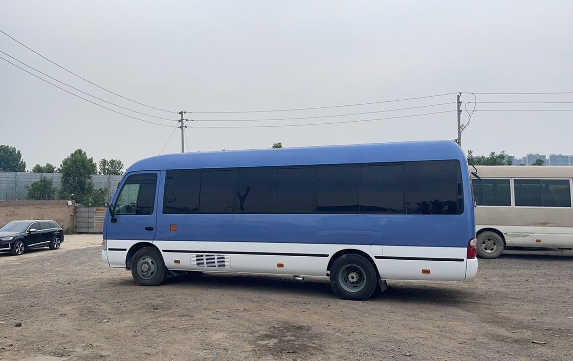 Gebrauchtes Original Toyota Coaster Bus LHD 30 Sitzplätze Motorkapazität 4L Sitzplätze 16 30