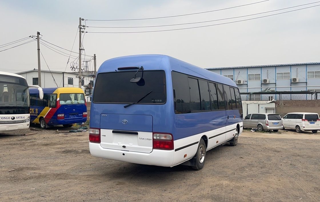 Gebrauchtes Original Toyota Coaster Bus LHD 30 Sitzplätze Motorkapazität 4L Sitzplätze 16 30